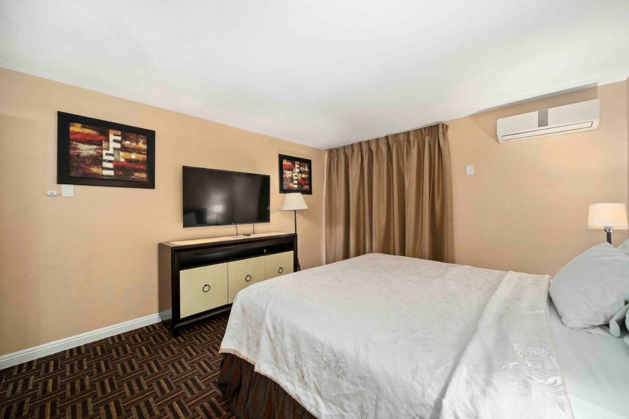 The Lemon Tree Hotel Anaheim Exterior photo