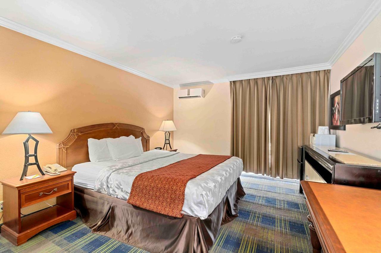 The Lemon Tree Hotel Anaheim Exterior photo